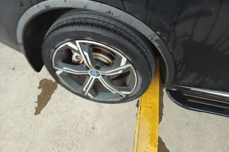 Used BYD Tang New Energy 2021 DM-i 112KM Prestige Model Right Rear Wheel Hub