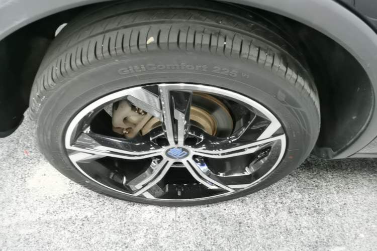 Used BYD Tang New Energy 2021 DM-i 112KM Prestige Model Right Rear Wheel Hub