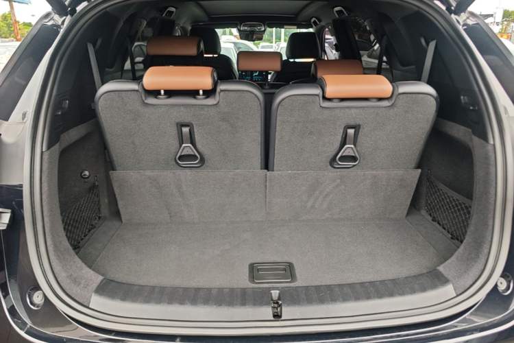 Used BYD Tang New Energy 2021 DM-i 112KM Prestige Model Trunk