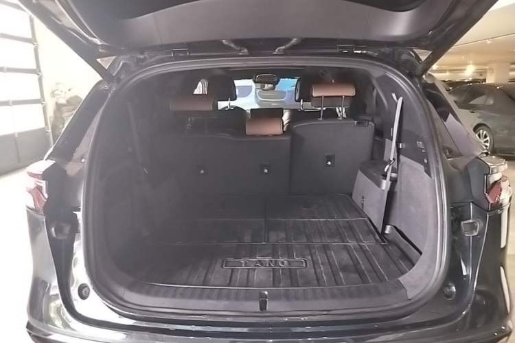 Used BYD Tang New Energy 2021 DM-i 112KM Prestige Model Trunk