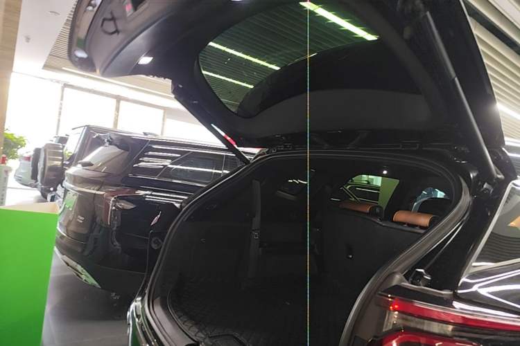Used BYD Tang New Energy 2021 DM-i 112KM Prestige Model Trunk