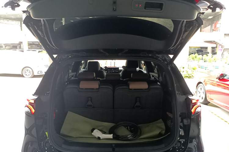 Used BYD Tang New Energy 2021 DM-i 112KM Prestige Model Trunk