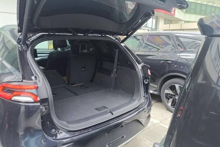 Used BYD Tang New Energy 2021 DM-i 112KM Prestige Model Trunk