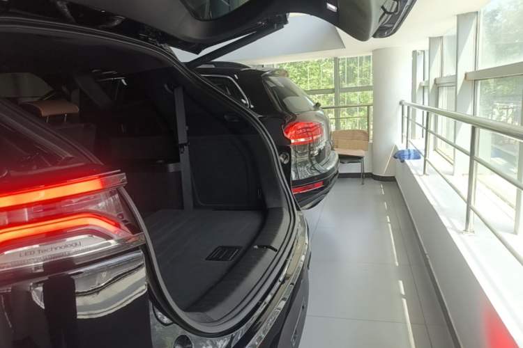 Used BYD Tang New Energy 2021 DM-i 112KM Prestige Model Trunk