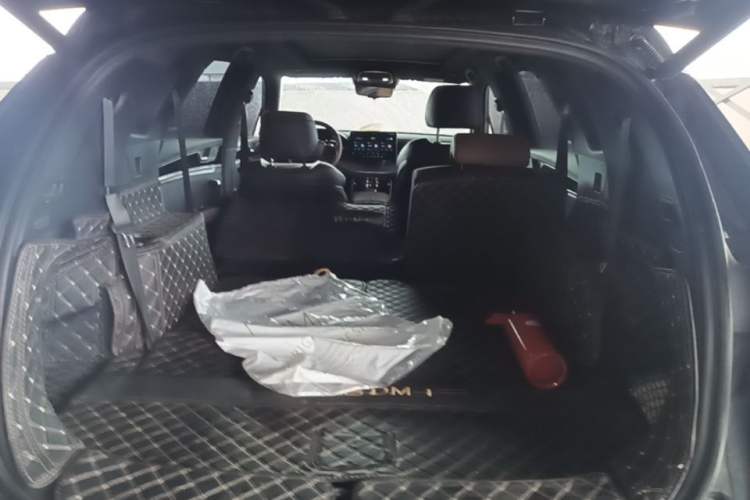 Used BYD Tang New Energy 2021 DM-i 112KM Prestige Model Trunk