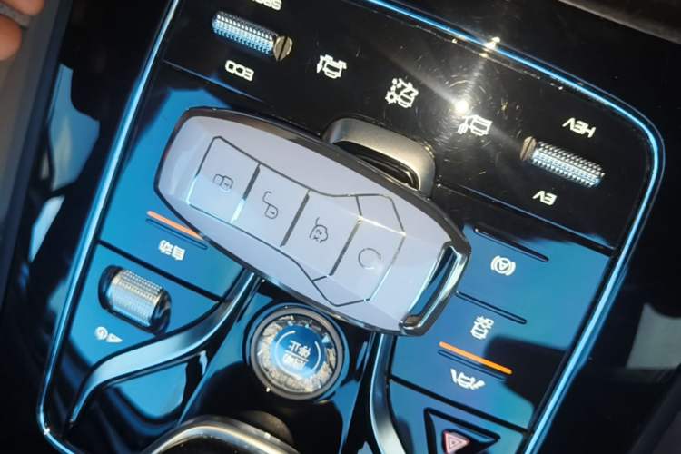 Used BYD Tang New Energy 2021 DM 2.0T Four-Wheel Drive Performance Edition Prestige Model Vehicle Key