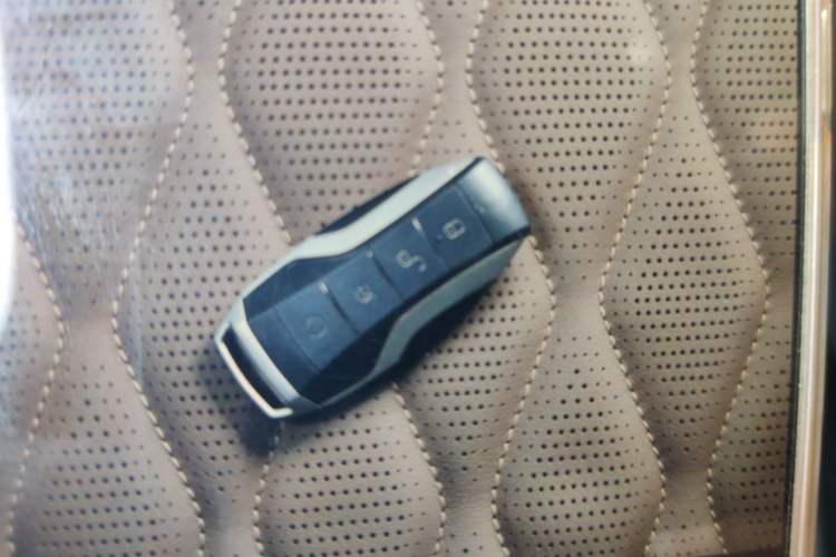 Used BYD Tang New Energy 2021 DM 2.0T Four-Wheel Drive High-Performance Flagship Model Vehicle Key