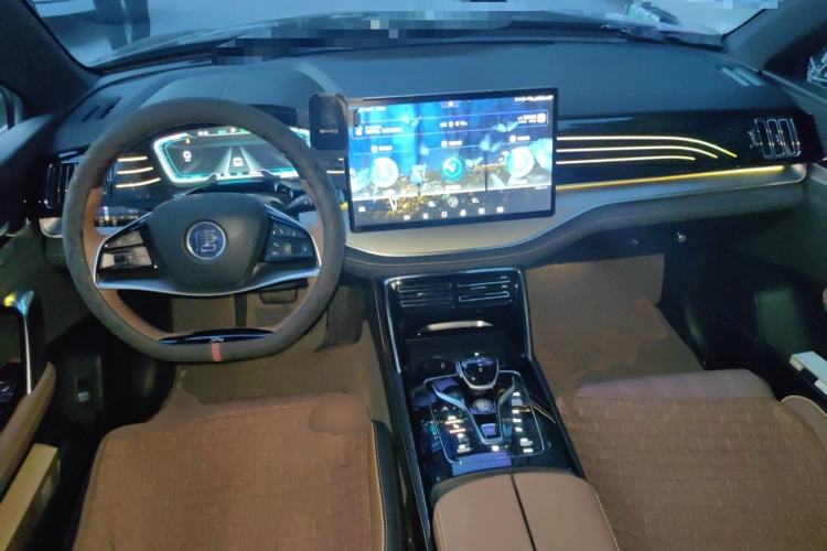 Used BYD Tang New Energy 2021 EV Four-Wheel Drive High-Performance Flagship Model Center Console