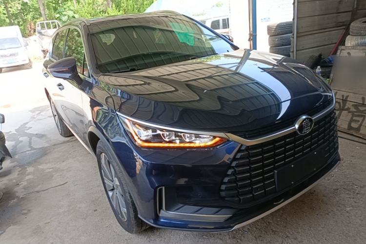 Used BYD Tang New Energy 2021 EV Four-Wheel Drive High-Performance Luxury Model Front Right 45 Deg
