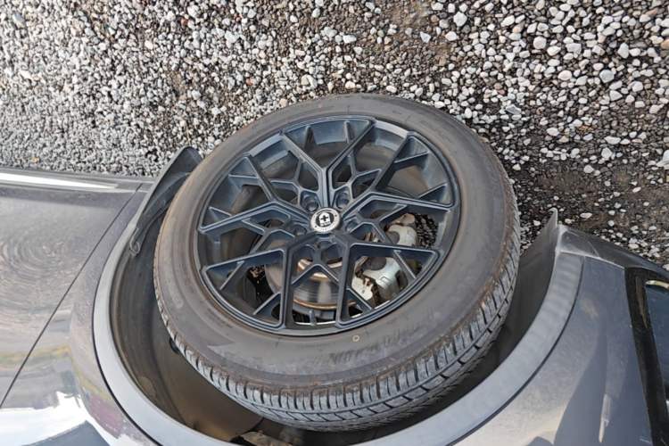 Used BYD Tang New Energy 2021 DM-i 112KM Prestige Model Left Front Wheel Hub