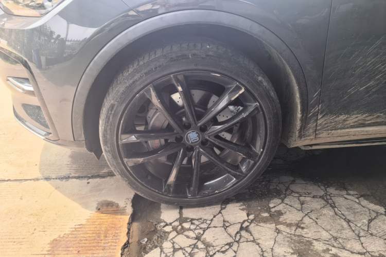 Used BYD Tang New Energy 2021 DM 2.0T Four-Wheel Drive High-Performance Flagship Model Left Front Wheel Hub