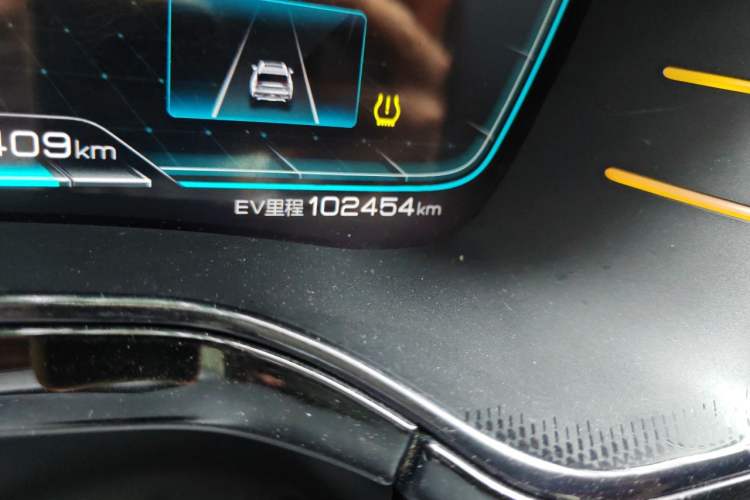 Used BYD Tang New Energy 2021 DM 2.0T Four-Wheel Drive High-Performance Flagship Model Odometer Close Up
