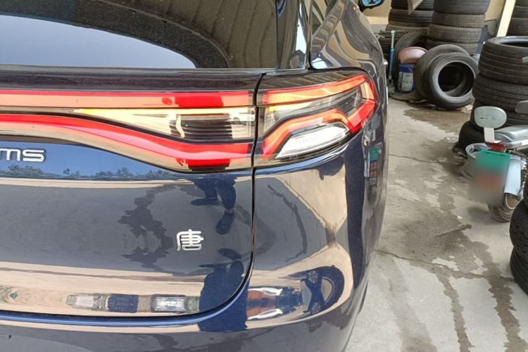Used BYD Tang New Energy 2021 EV Four-Wheel Drive High-Performance Luxury Model Right Rear Taillight