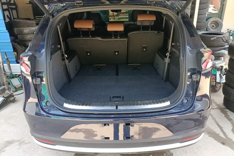 Used BYD Tang New Energy 2021 EV Four-Wheel Drive High-Performance Luxury Model Trunk