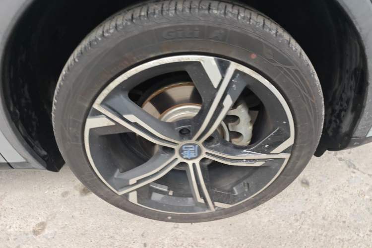 Used BYD Tang New Energy 2021 DM-i 112KM Prestige Model Right Front Wheel Hub