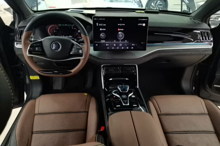 Used BYD Tang New Energy 2021 EV Long-Range Luxury Model Center Console
