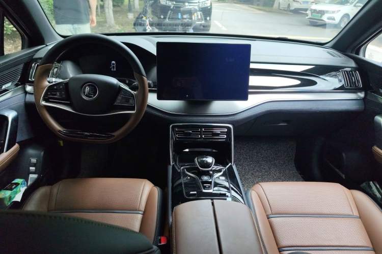 Used BYD Tang New Energy 2021 DM 2.0T Four-Wheel Drive High-Performance Luxury Model Center Console