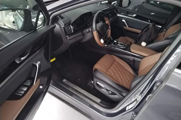 Used BYD Tang New Energy 2021 DM-i 112KM Prestige Model Driver Seat