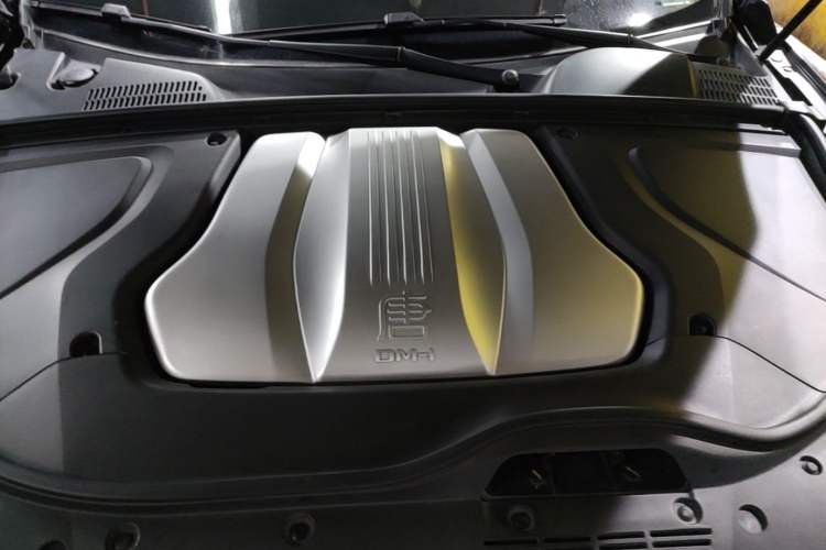Used BYD Tang New Energy 2021 DM-i 112KM Prestige Model Engine Bay