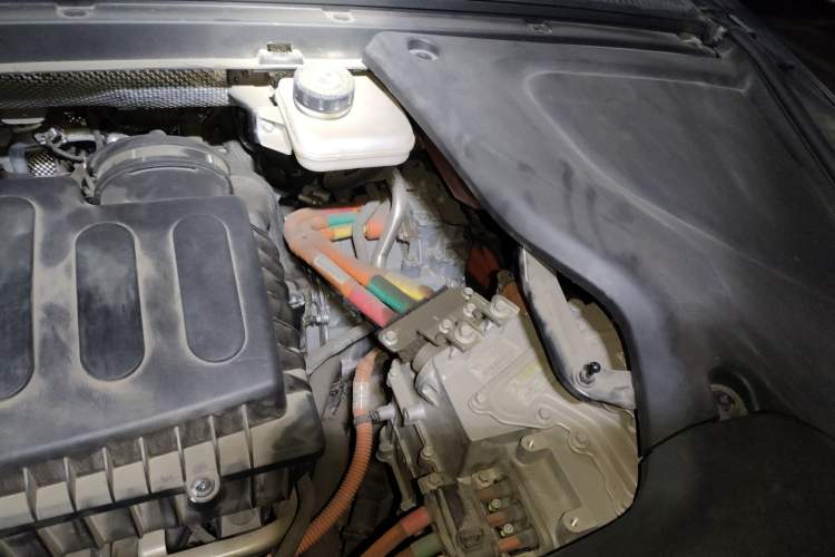 Used BYD Tang New Energy 2021 DM 2.0T Four-Wheel Drive High-Performance Flagship Model Engine Bay Left