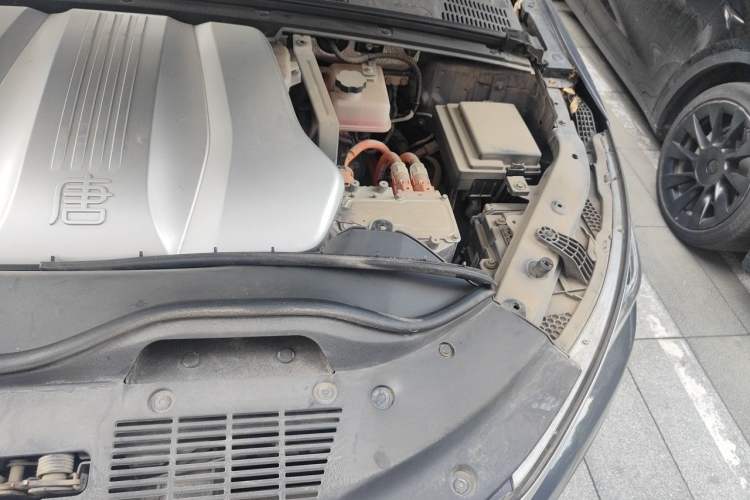 Used BYD Tang New Energy 2021 DM 2.0T Four-Wheel Drive High-Performance Flagship Model Engine Bay Left