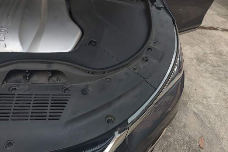 Used BYD Tang New Energy 2021 DM-i 112KM Prestige Model Engine Bay Left