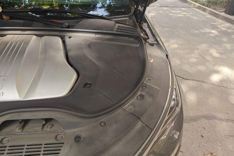 Used BYD Tang New Energy 2021 DM-i 112KM Prestige Model Engine Bay Left