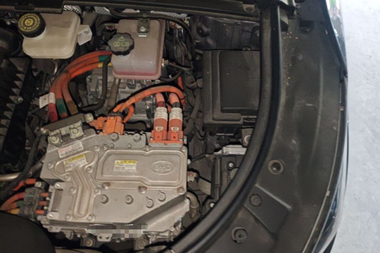 Used BYD Tang New Energy 2021 DM 2.0T Four-Wheel Drive High-Performance Luxury Model Engine Bay Left