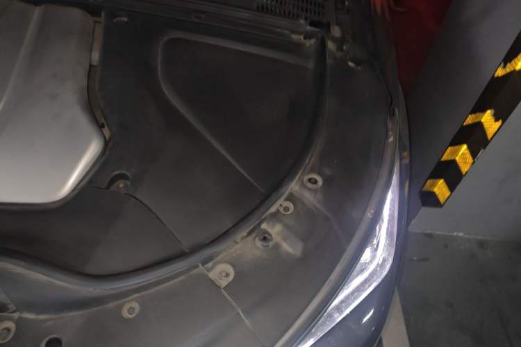 Used BYD Tang New Energy 2021 DM-i 112KM Prestige Model Engine Bay Left