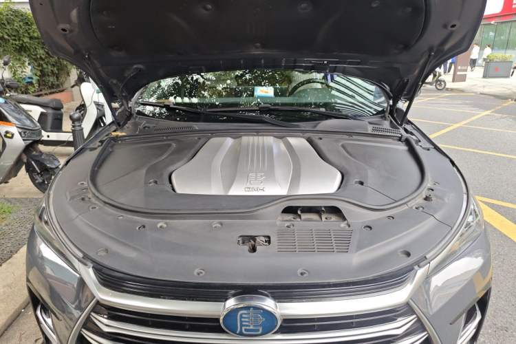 Used BYD Tang New Energy 2021 DM-i 112KM Prestige Model Engine Bay