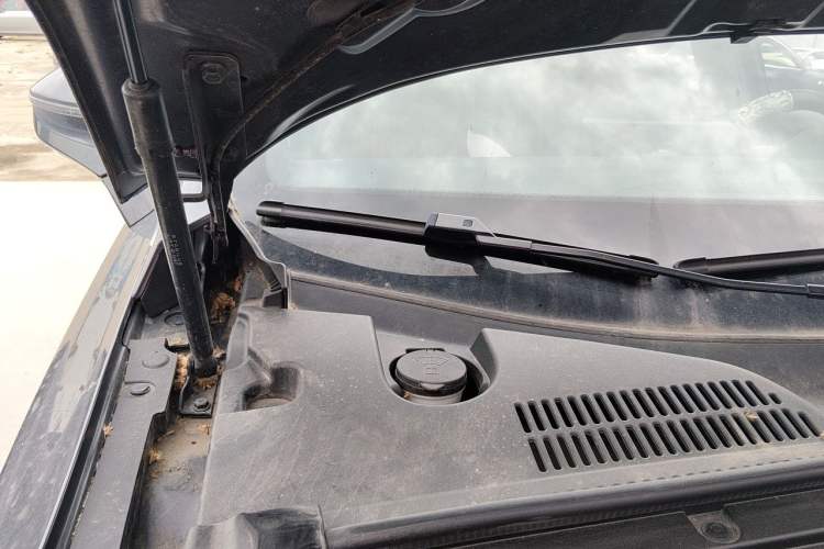 Used BYD Tang New Energy 2021 DM-i 112KM Prestige Model Engine Bay Right