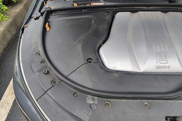 Used BYD Tang New Energy 2021 DM-i 112KM Prestige Model Engine Bay Right