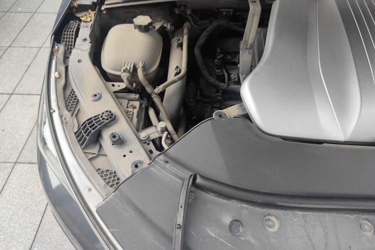 Used BYD Tang New Energy 2021 DM 2.0T Four-Wheel Drive High-Performance Flagship Model Engine Bay Right