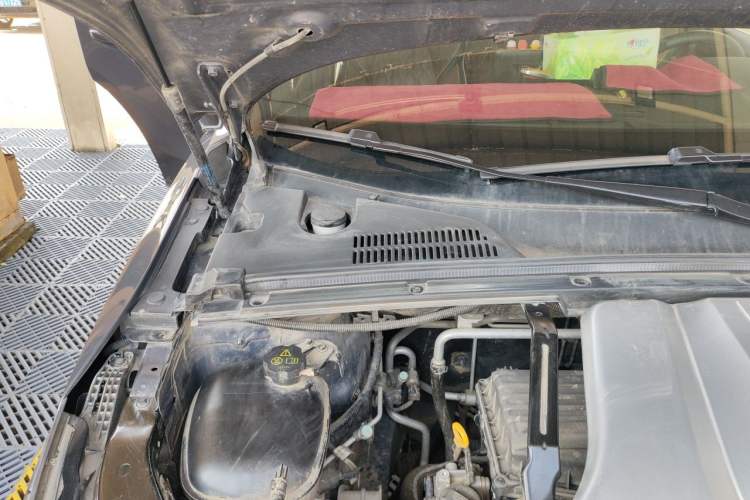 Used BYD Tang New Energy 2021 DM-i 112KM Prestige Model Engine Bay Right