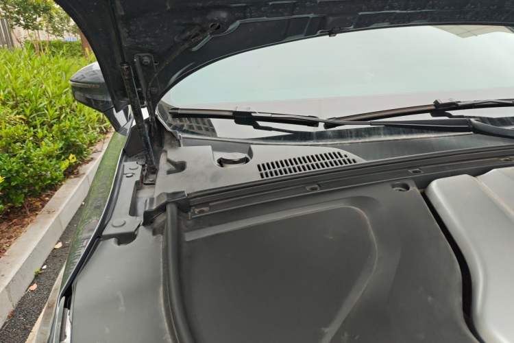 Used BYD Tang New Energy 2021 DM-i 112KM Prestige Model Engine Bay Right