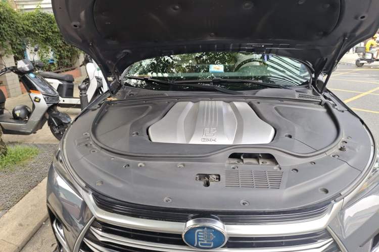 Used BYD Tang New Energy 2021 DM-i 112KM Prestige Model Engine Bay Right