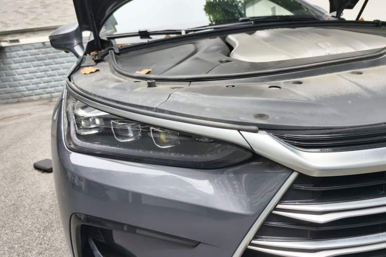 Used BYD Tang New Energy 2021 DM-i 112KM Prestige Model Engine Bay Right