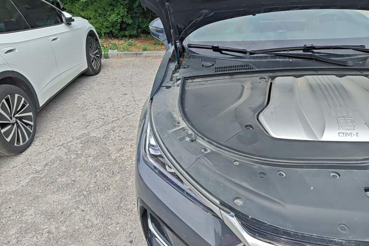 Used BYD Tang New Energy 2021 DM-i 112KM Prestige Model Engine Bay Right