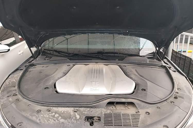 Used BYD Tang New Energy 2021 DM-i 112KM Prestige Model Engine Bay