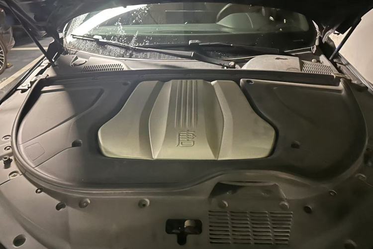 Used BYD Tang New Energy 2021 DM 2.0T Four-Wheel Drive High-Performance Flagship Model Engine Bay