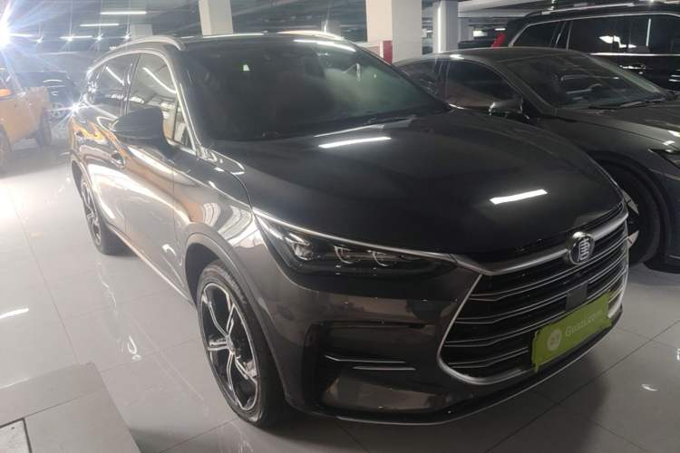 Used BYD Tang New Energy 2021 DM-i 112KM Prestige Model Front Right 45 Deg