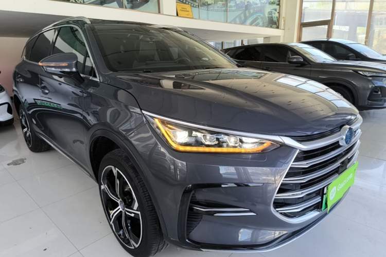 Used BYD Tang New Energy 2021 DM-i 112KM Prestige Model Front Right 45 Deg