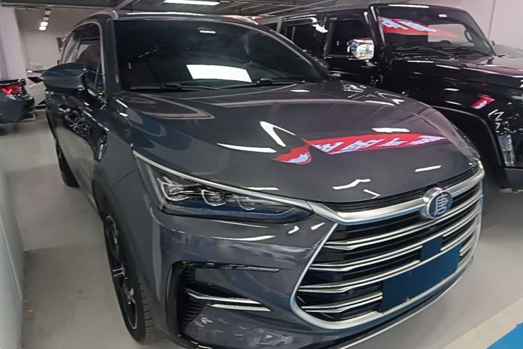 Used BYD Tang New Energy 2021 DM-i 112KM Prestige Model Front Right 45 Deg