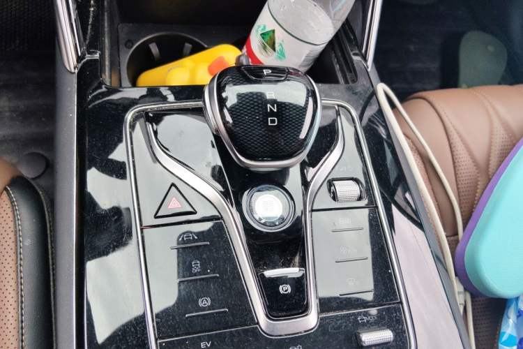 Used BYD Tang New Energy 2021 DM-i 112KM Prestige Model Gear Lever