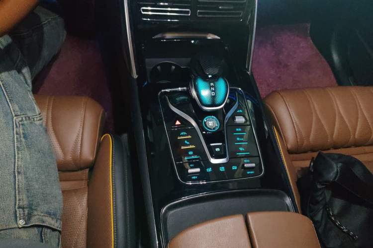 Used BYD Tang New Energy 2021 DM 2.0T Four-Wheel Drive High-Performance Flagship Model Gear Lever