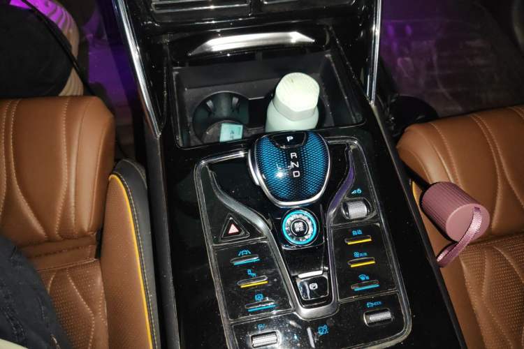 Used BYD Tang New Energy 2021 DM-i 112KM Prestige Model Gear Lever