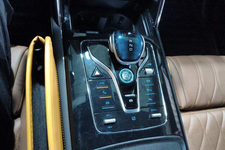 Used BYD Tang New Energy 2021 DM-i 112KM Prestige Model Gear Lever