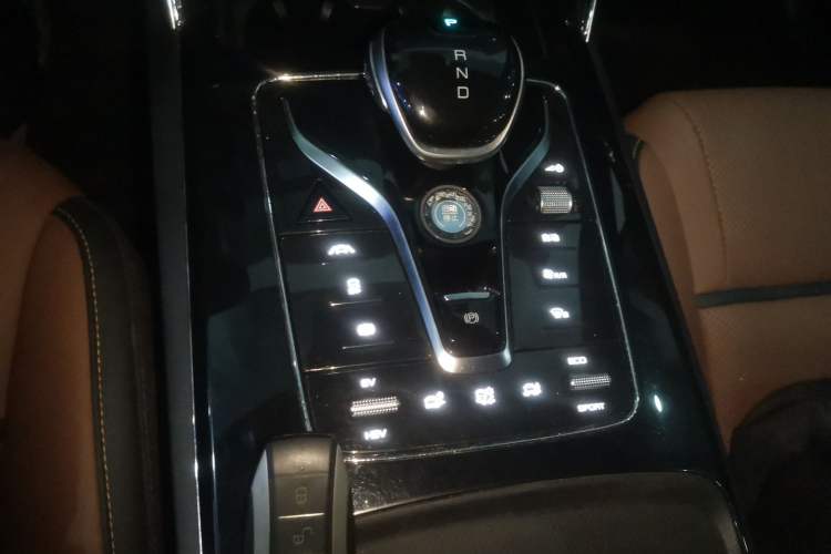 Used BYD Tang New Energy 2021 DM 2.0T Four-Wheel Drive Performance Edition Prestige Model Gear Lever