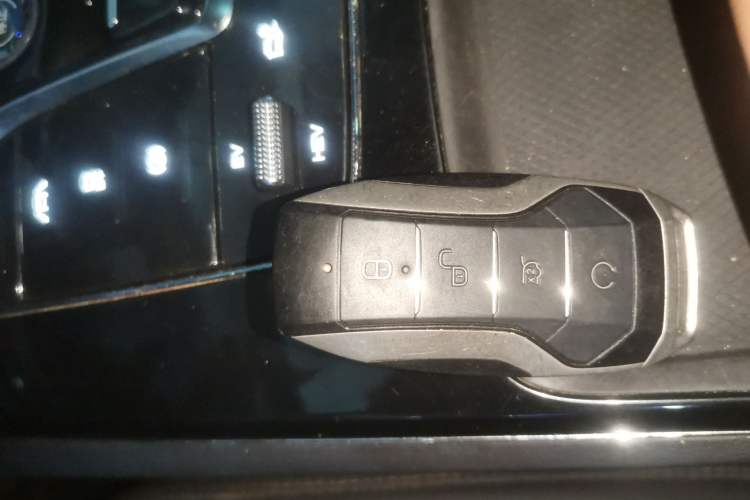 Used BYD Tang New Energy 2021 DM 2.0T Four-Wheel Drive Performance Edition Prestige Model Interior 1