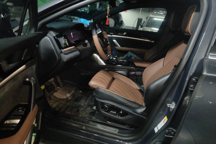 Used BYD Tang New Energy 2021 DM-i 112KM Prestige Model Interior 3
